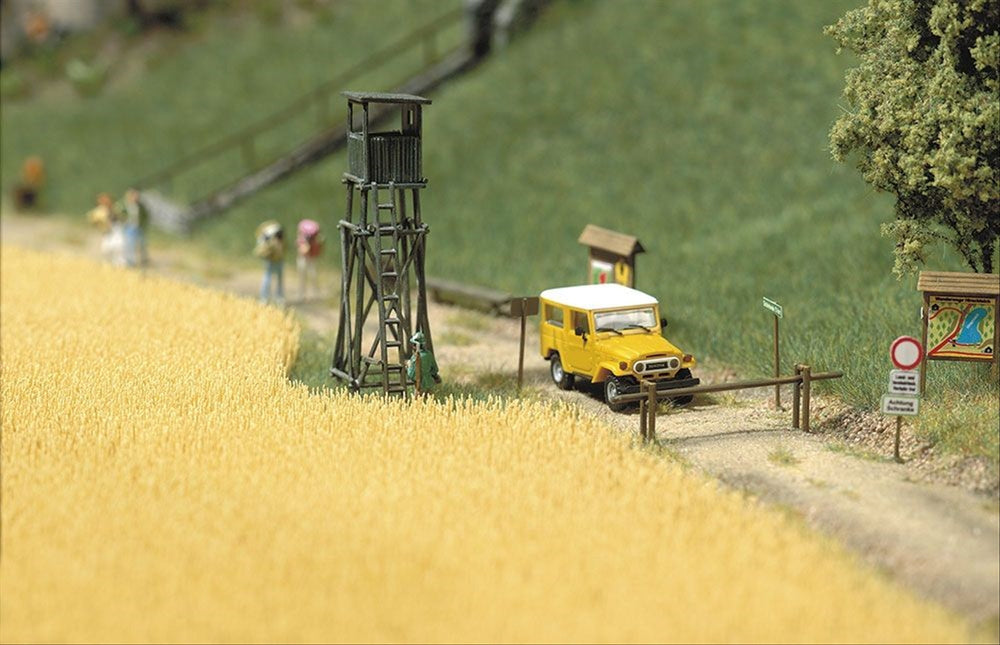 Busch 1204 HO Scale Wheat Field, 100 sq cm