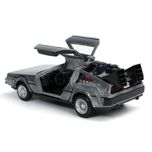 Jada Back to the Future die-cast 1:32 scale "Hollywood Rides" DeLorean Time Machine — Die-cast Model Cars