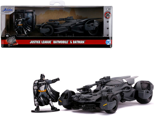 2017 Batmobile with Diecast Batman Figurine "Justice League" (2017) Movie "DC Comics" "Hollywood Rides" Series 1/32 Diecast