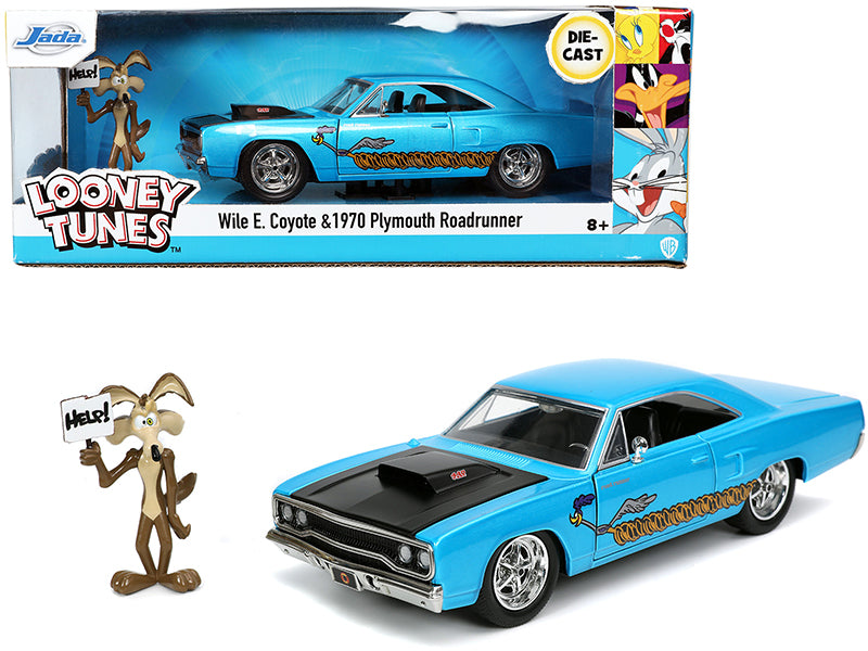 1970 Plymouth 440-6BBL RoadRunner Light Blue Metallic with Black Hood and Wile E. Coyote Diecast Figurine "Looney Tunes"
