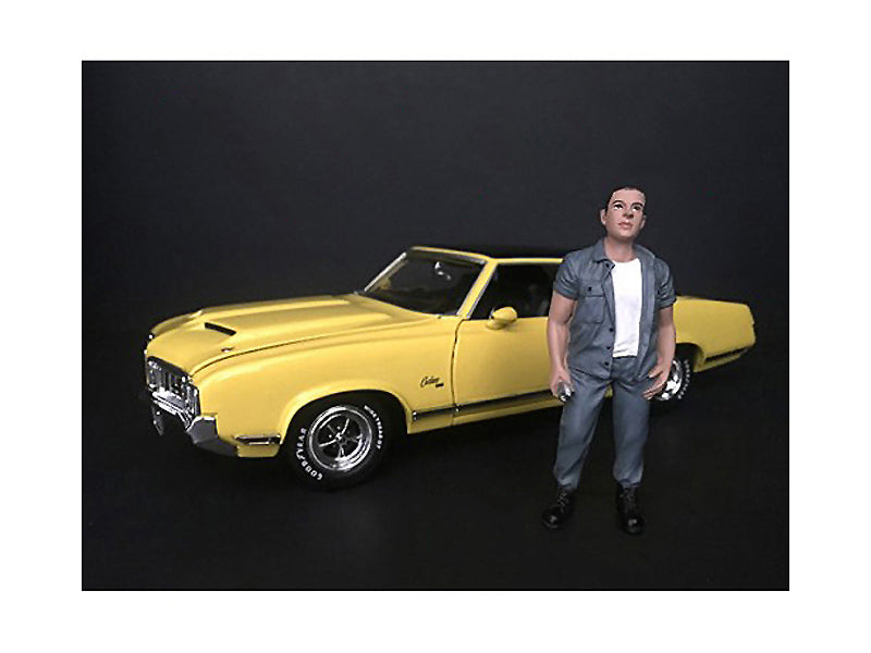 "Hanging Out II" Beto Figurine for 1/18 Scale Models by American Diorama — Scale Model Accessories