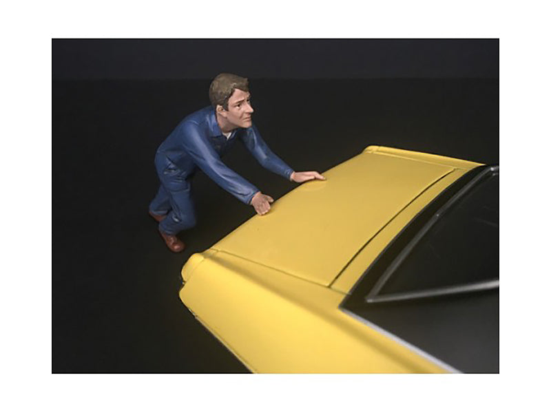 Mechanic Darwin Pushing a Car Figurine for 1/24 Scale Models by American Diorama — Scale Model Accessories