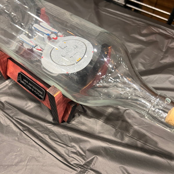 CCHobbyFun Star Trek Triple Nacelle Enterprise in a Bottle