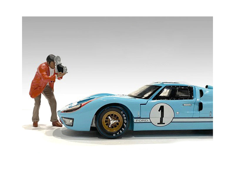 "Race Day 1" Figurine III for 1/24 Scale Models by American Diorama — Scale Model Accessories