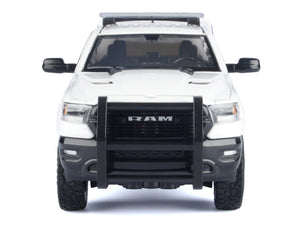 2019 RAM 1500 Laramie Crew Cab Pickup Truck with Truck Bed Camper White "Custom Builder's Kit" Series 1/27 Diecast Model Car by Motormax