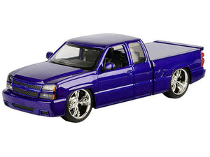 2006 Chevrolet Silverado Custom Pickup Truck Blue Metallic "Die-Cast Collection" Series 1/25 Diecast Model Car by Motormax