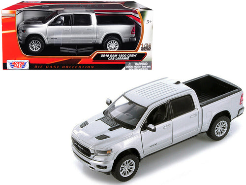 2019 RAM 1500 Laramie Crew Cab Pickup Truck Silver Metallic 1/24 Diecast Model Car by Motormax — physical