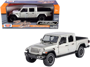 2021 Jeep Gladiator Overland (Closed Top) Pickup Truck Silver Metallic 1/24-1/27 Diecast Model Car by Motormax — physical