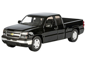 2006 Chevrolet Silverado 1500 Pickup Truck Black "Die-Cast Collection" Series 1/25 Diecast Model Car by Motormax