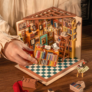 Rolife - Sam's Study Library DIY Miniature House Kit DG102