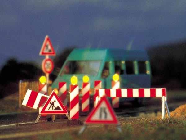 Black Forest® Hobby Supply Co Busch 5937 HO Scale Construction Zone Blinkers -- 7 Stanchions — HO Scale Lighting > Busch