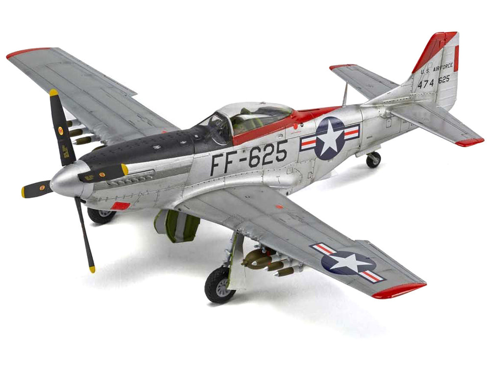 Airfix Level 2 Model Kit North American F-51D Mustang Fighter Aircraft
