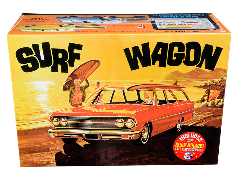 AMT - Skill 2 Model Kit 1965 Chevrolet Chevelle "Surf Wagon" with Two Surf Boards 4 in 1 Kit 1/25 Scale Model — Plastic