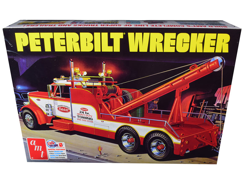 AMT - Skill 3 Model Kit Peterbilt Wrecker Tow Truck 1/25 Scale Model — Plastic model kit
