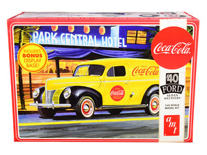 AMT - Skill 3 Model Kit 1940 Ford Sedan Delivery Van "Coca-Cola" with Display Base 1/25 Scale Model — Plastic model kit