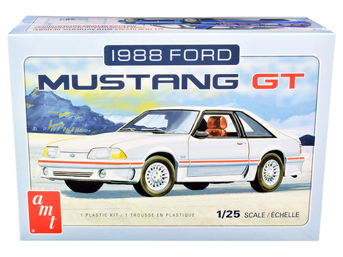 AMT - Skill 2 Model Kit 1988 Ford Mustang GT 1/25 Scale Model — Plastic model kit