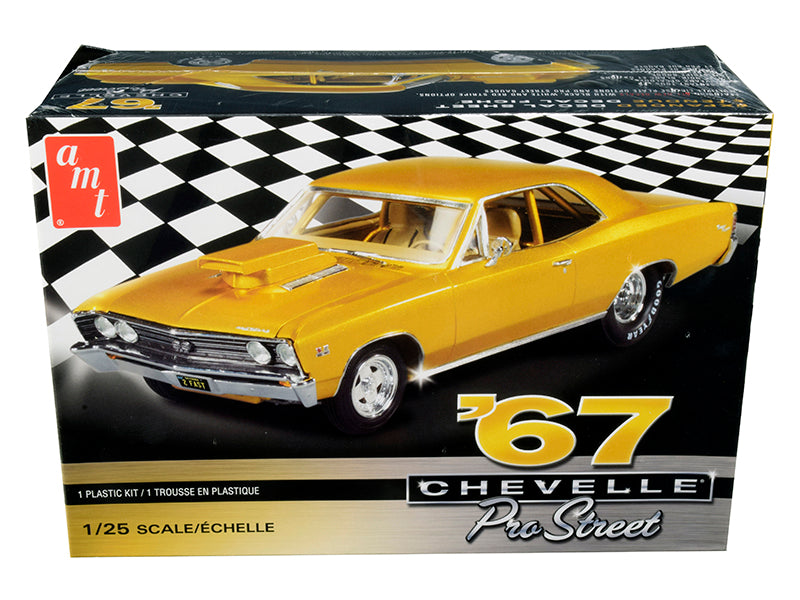AMT - Skill 2 Model Kit 1967 Chevrolet Chevelle Pro Street 1/25 Scale Model — Plastic model kit