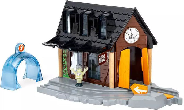 Brio: World Smart Tech Sound Spooky Train Station - Echo Six Hobbies