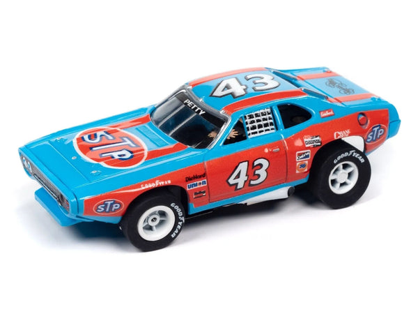 Auto World Exclusive Richard Petty '71 Plymouth Road Runner HO Slot Car