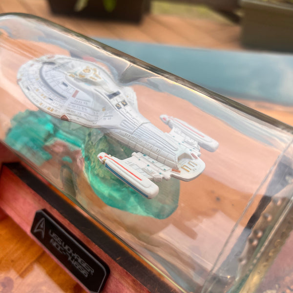 CCHobbyFun Star Trek NCC-74656 Voyager in a Bottle