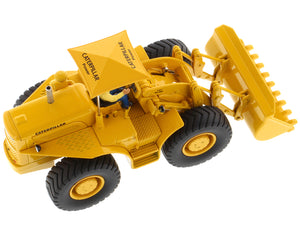 CAT Caterpillar 966A Wheel Loader Yellow with Operator "Vintage Series" 1/50 Diecast Model by Diecast Masters — Echo Six Hobbies, view 5
