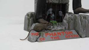 Echo Six Hobbies Atlantis Models 1/8 Lon Chaney Phantom of The Opera Glow Edition Plastic — Plastic model kit