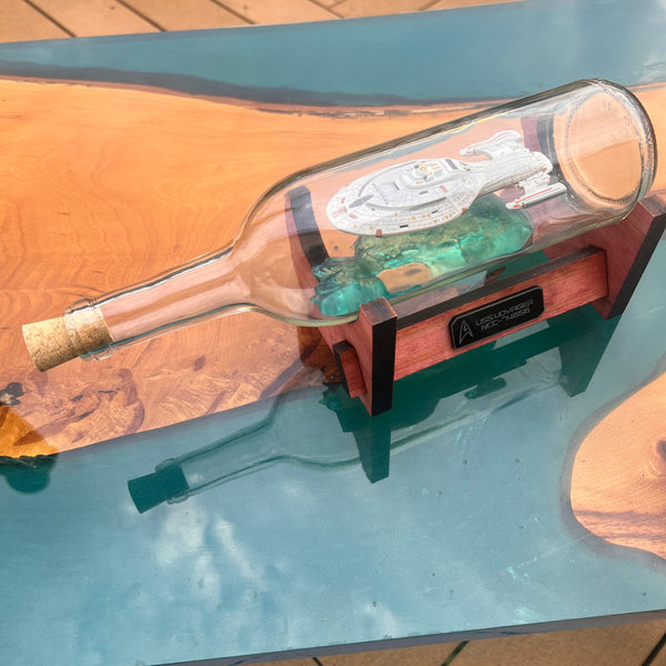 CCHobbyFun Star Trek NCC-74656 Voyager in a Bottle