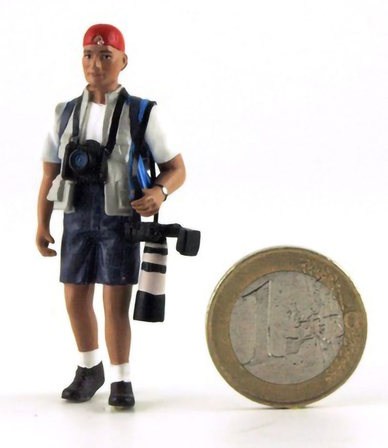 Le Mans Miniatures Peter reporter photographer 1/32 Slot Car Resin Figure FLM132011M