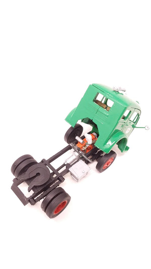 1:48 Vintage White-Fruehauf Gasoline Truck - Sinclair Dino Gasoline Plastic Model Kit