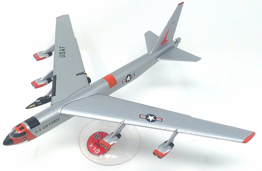 Atlantis Models 1:175 Boeing B-52 Stratofortress and X-15 Hypersonic Aircraft with Swivel Stand — Plastic model kit