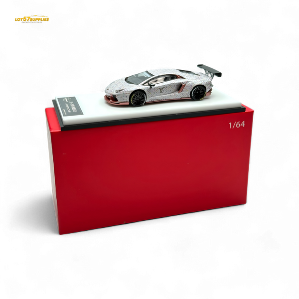 King Model Lamborghini Aventador LP700-4 LB 1.0 White LV Livery 1:64