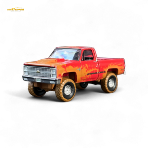 Auto World 1983 Chevrolet Silverado K10 4x4 Muddy LIFTED Squarebody 1:64 BUNDLE 1:64