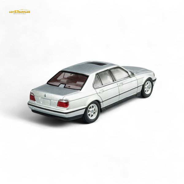 DCM BMW E38 740iL 7-Series in Silver 1:64