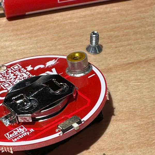 Maker Shed Make: Robot Flashlight Badge (Assembled) — Kit