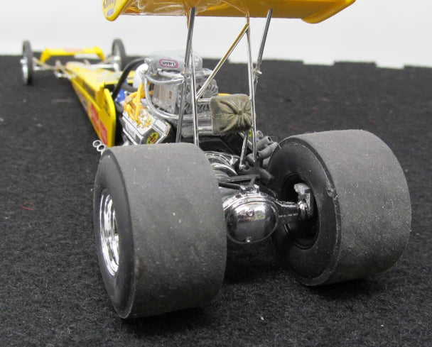 Atlantis Models 1:24 Don the Snake Prudhomme's Rear Engine Dragster with Christmas Tree Starting Light Plastic Model — Model