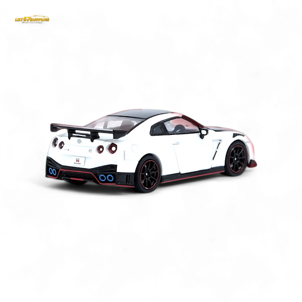 Inno64 NISSAN GT-R (R35) NISMO White 1:64