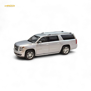GOC Chevrolet Suburban 2015 - Silver 1:64