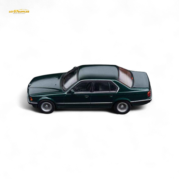 (Pre-Order) DCM BMW E32 7-Series Sedan Oxford Metallic Green 1:64