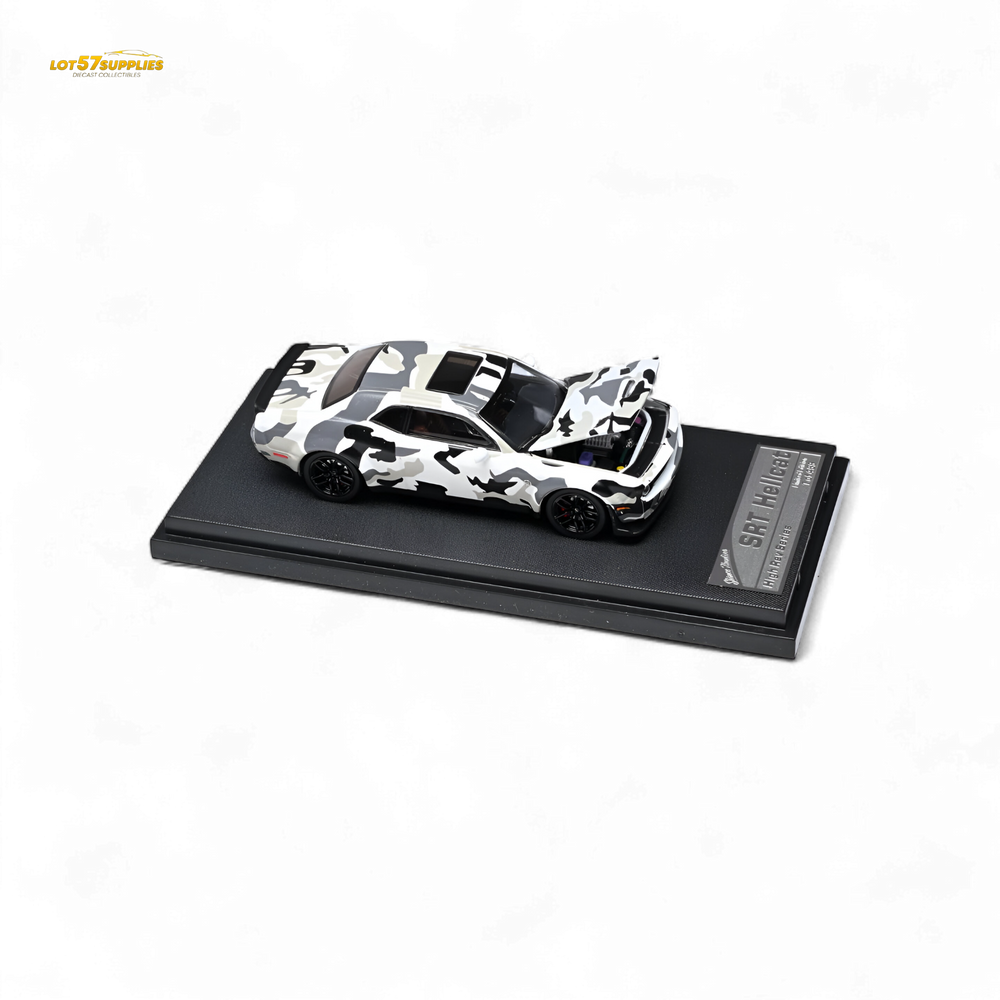 (Pre-Order) Stance Hunters Dodge Challenger SRT Hellcat Arctic Camo 1:64