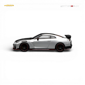 (Pre-Order) Motorhelix Nissan GT-R NISMO R35 1:64