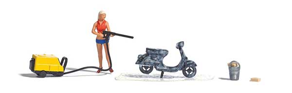 Black Forest® Hobby Supply Co Busch 7833 HO Scale Miniature Scene Scooter Wash with Washer, Bucket and Figure — HO Scale