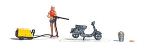 Black Forest® Hobby Supply Co Busch 7833 HO Scale Miniature Scene Scooter Wash with Washer, Bucket and Figure — HO Scale