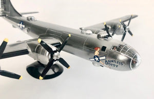 1:120 Boeing B-29 Superfortress with Swivel Stand