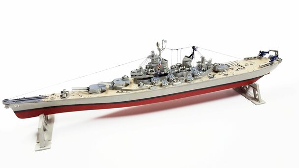 Atlantis Models 1:535 USS Iowa (BB-61) World War II Battleship — Plastic model kit