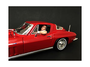 Hitchhiker 2 piece Figurine Set (Green Shirt) for 1/24 Scale Models by American Diorama