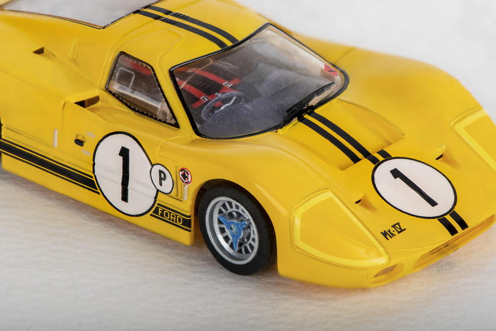 AFX Racing Ford GT40 Mark IV #1 Sebring HO Scale Slot Car — HO Slot Car