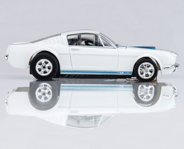 1965 Shelby Mustang GT350 White/Blue HO Slot Car Set