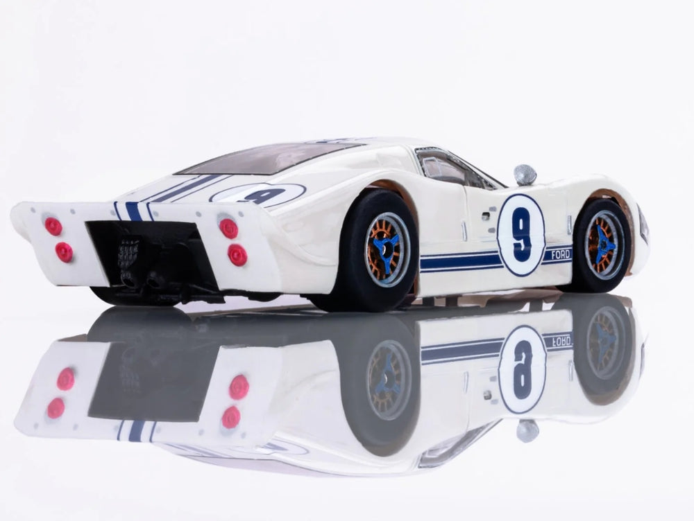 AFX Racing GT40 Mark IV #9, White — HO Slot Car