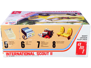 AMT - Skill 2 Model Kit IH International Harvester Scout II 1/25 Scale Model — Plastic model kit