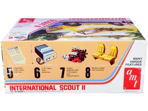 AMT - Skill 2 Model Kit IH International Harvester Scout II 1/25 Scale Model — Plastic model kit